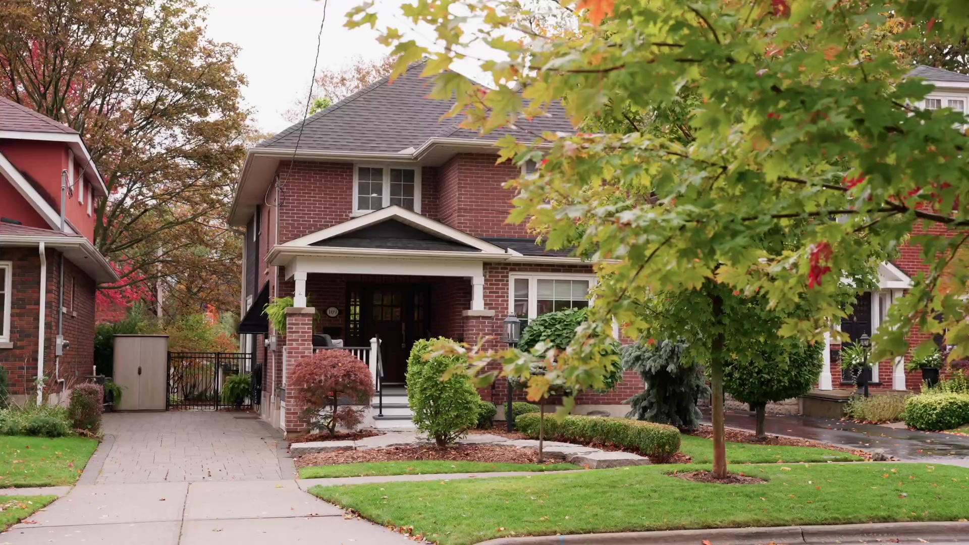 109 Lauder Road, Oshawa — front facade